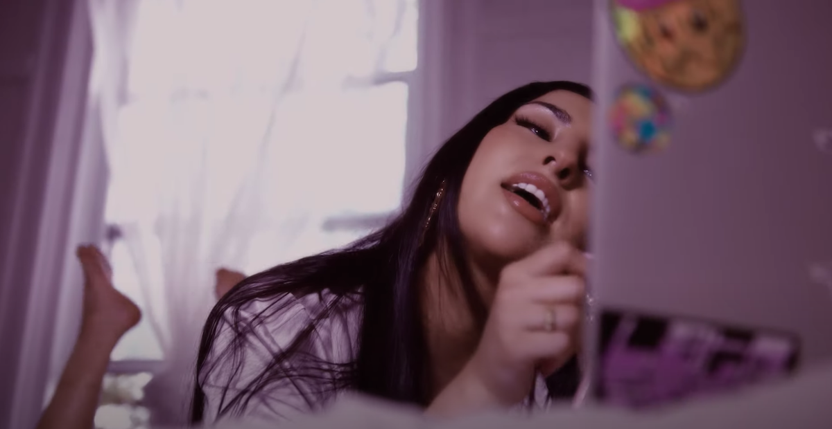 ZEINA – Talk Luv (Vidéo)